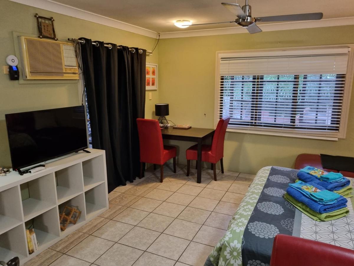 Homestay At Julie'S Cairns Exterior photo